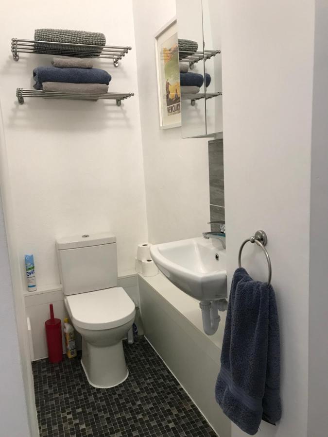 Flat Rocks, With Parking, 100M From Beach Apartment Perranporth Bagian luar foto