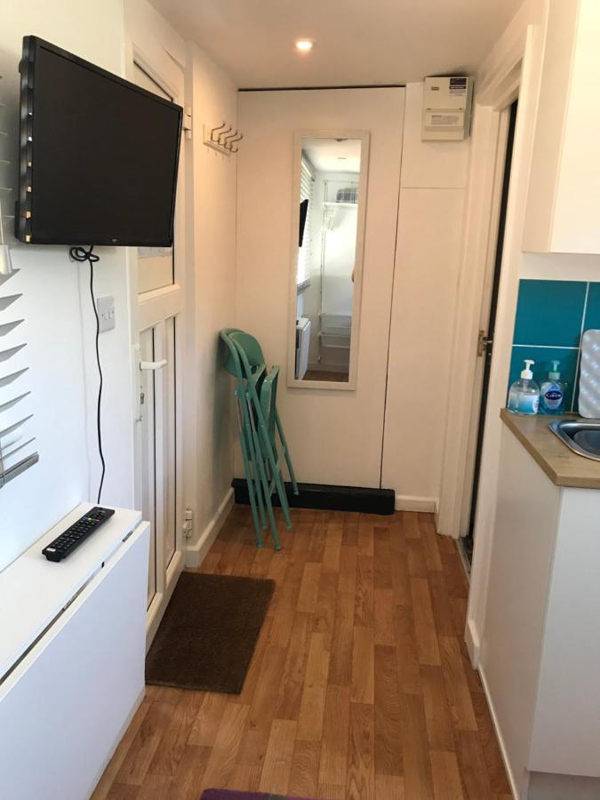 Flat Rocks, With Parking, 100M From Beach Apartment Perranporth Bagian luar foto